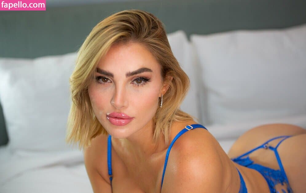 Kenzie Anne Nude  Leaks 5 Photos