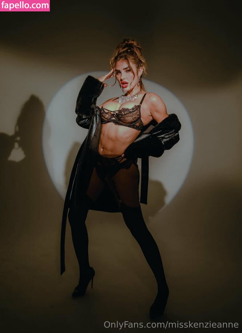 Kenzie Anne Nude  Leaks 4 Photos