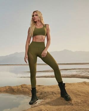 Khloe Kardashian Nude  Leaks 4 Photos