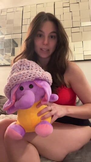 Kira Kosarin Nude  Leaks 4 Video and 3 Photos