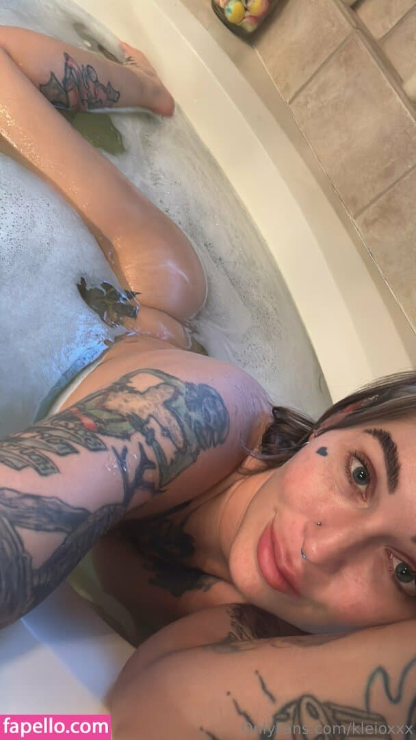 Kleio Valentien Nude  Leaks 10 Photos