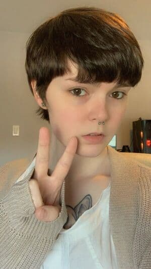 Lain Arbor Nude  Leaks 3 Photos