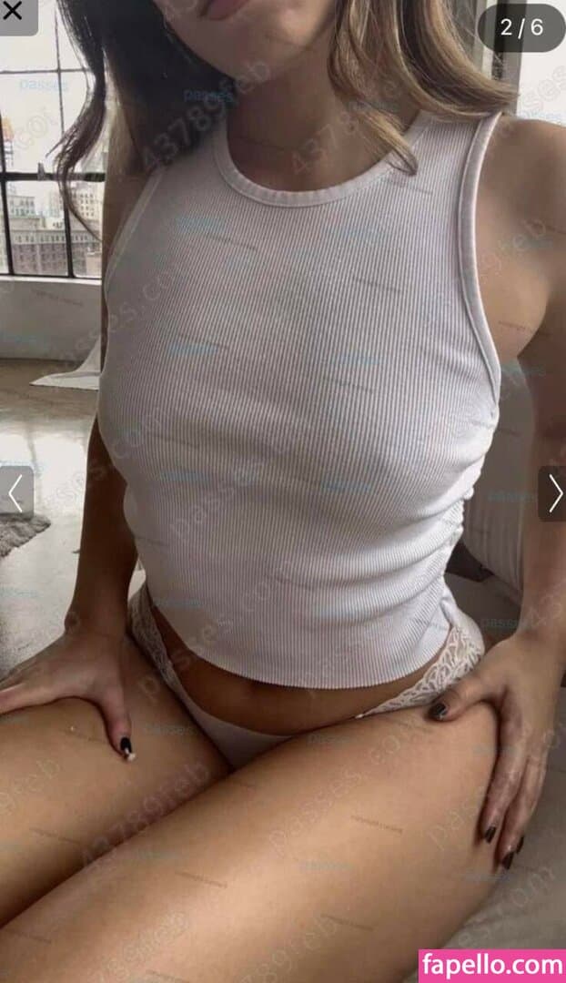 Lea Martinez Nude  Leaks 3 Photos