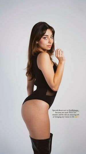 Lea Martinez Nude  Leaks 3 Photos