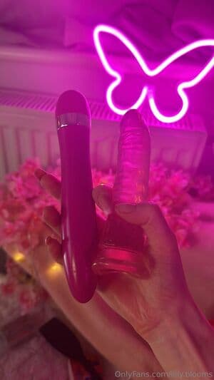 lilly.blooms Nude  Leaks 14 Photos