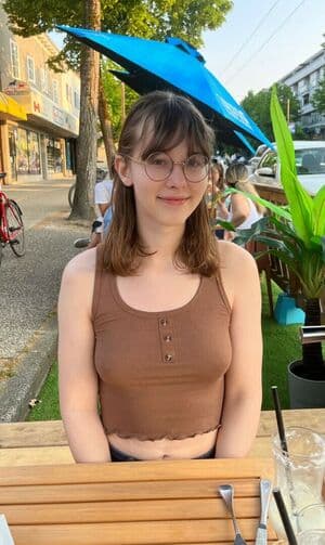 Liv Agar Nude  Leaks 4 Photos