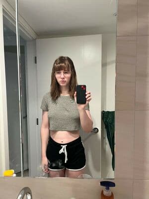 Liv Agar Nude  Leaks 4 Photos