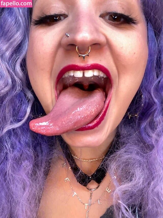 Long Tongue Fetish Nude  Leaks 15 Photos