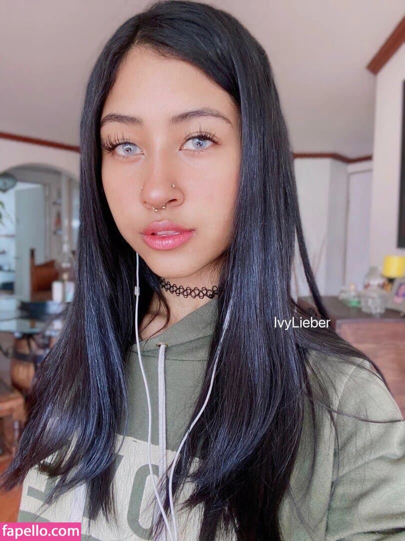 Long Tongue Fetish Nude  Leaks 18 Photos