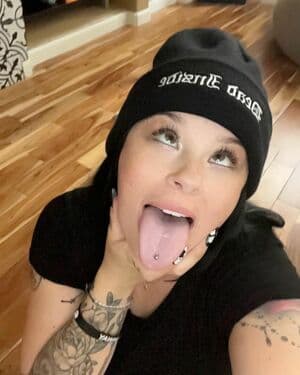 Long Tongue Fetish Nude  Leaks 11 Photos