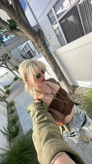 Loren Gray Nude OnlyFans Leaks 5 Photos