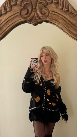 Loren Gray Nude OnlyFans Leaks 5 Photos