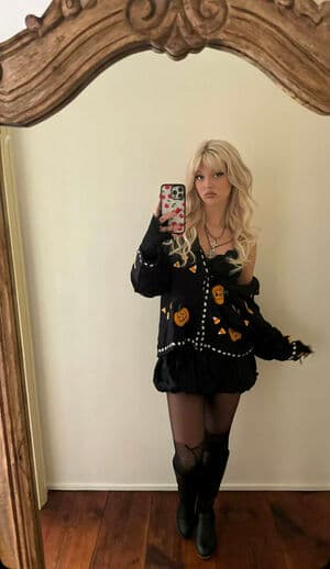 Loren Gray Nude OnlyFans Leaks 5 Photos