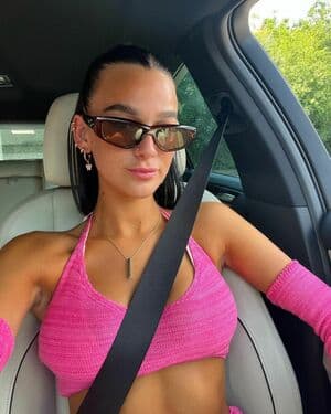 Louise Reid Nude  Leaks 8 Photos