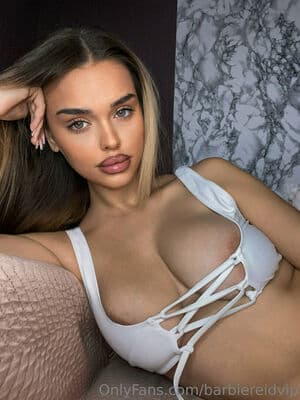 Lucy Reid Nude  Leaks 11 Photos