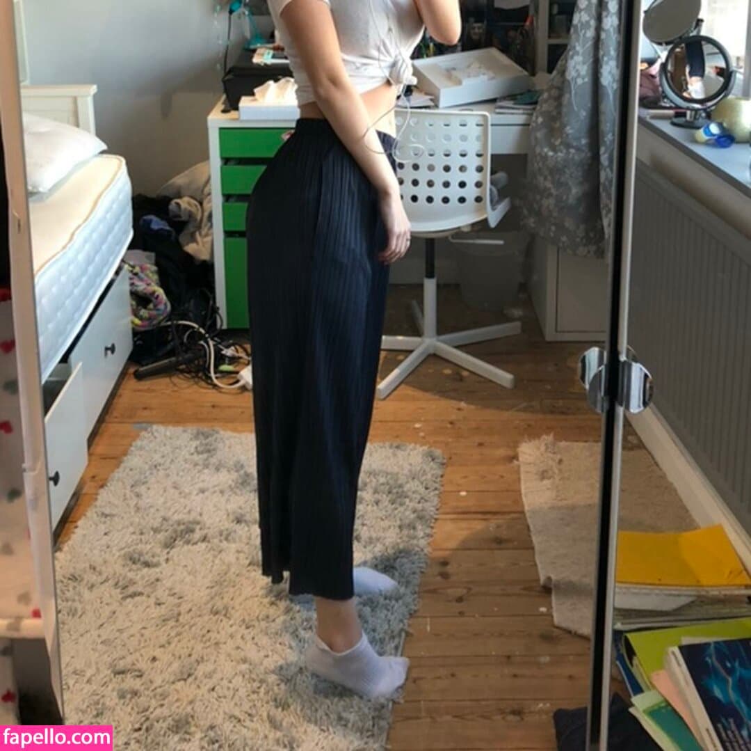 Mae Harper Nude  Leaks 28 Photos