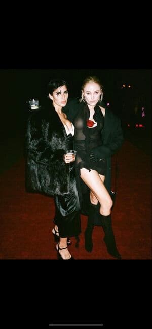 Maika Monroe Nude  Leaks 18 Photos