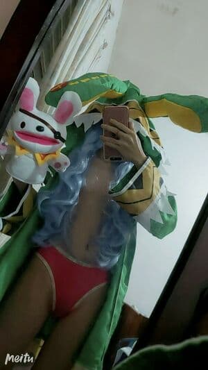 Click to view full size Maika Yinghua Nude Leaks 13 Photos