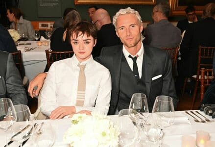 Maisie Williams Nude  Leaks 3 Photos