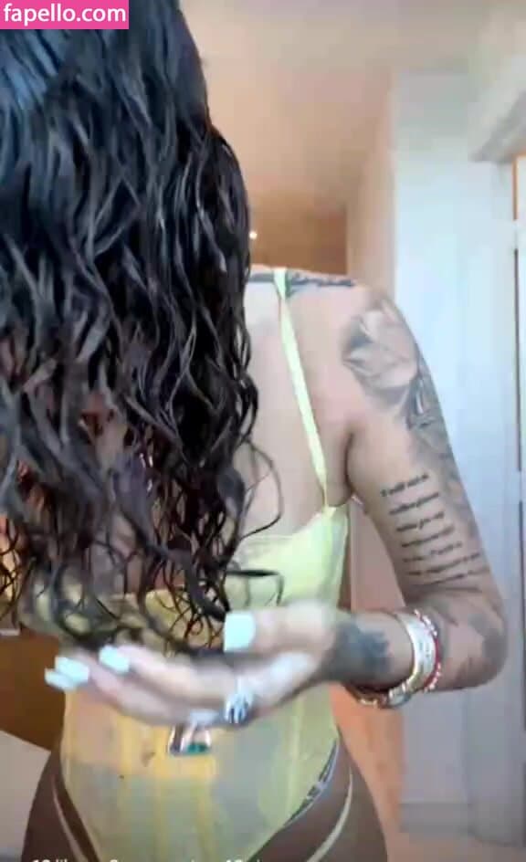 Malu Trevejo Nude OnlyFans Leaks 1 Video and 7 Photos