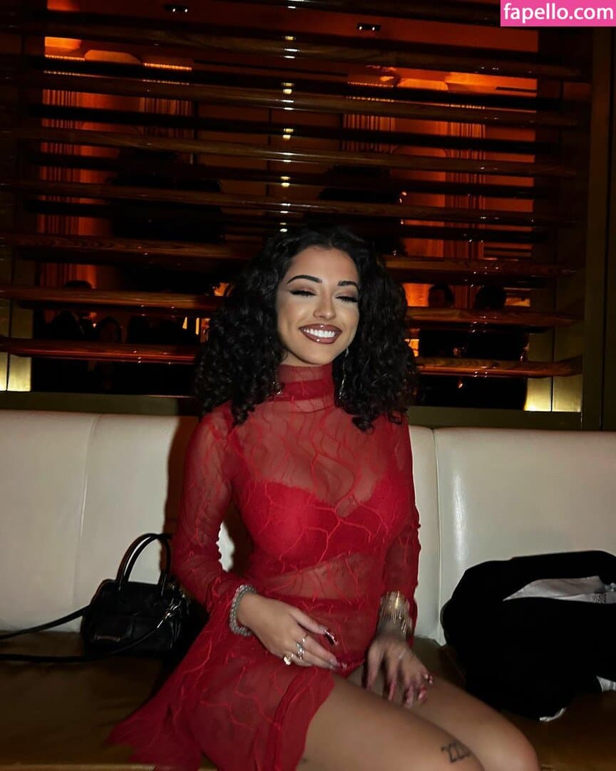 Malu Trevejo Nude OnlyFans Leaks 2 Video and 8 Photos