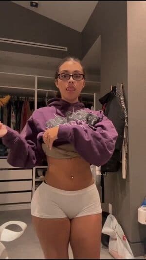 Malu Trevejo Nude  Leaks 6 Photos