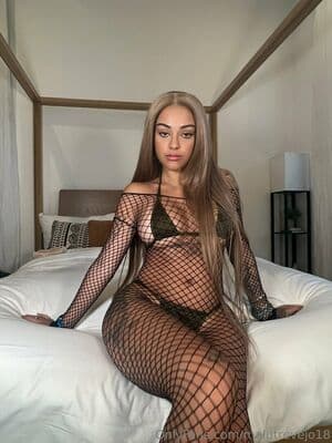 Malu Trevejo Nude  Leaks 8 Photos