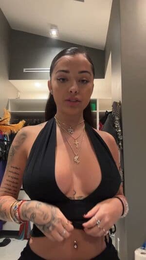 Malu Trevejo Nude OnlyFans Leaks 3 Photos
