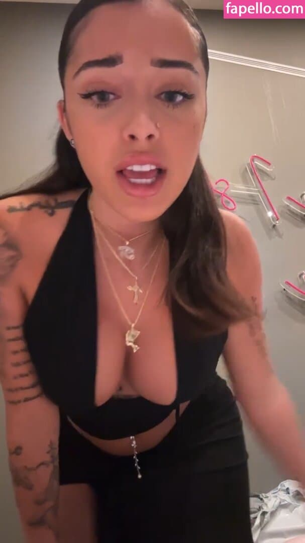 Malu Trevejo Nude  Leaks 6 Photos