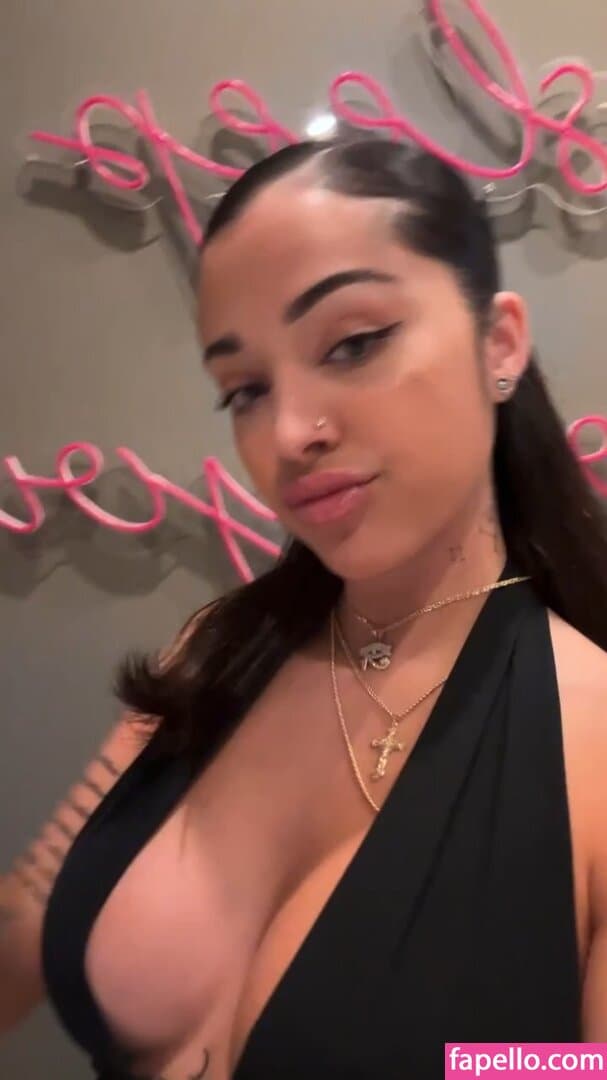 Malu Trevejo Nude OnlyFans Leaks 3 Photos