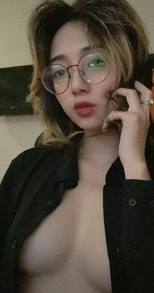 Click to view full size Mercury Nguyen Nude Leaks 21 Photos