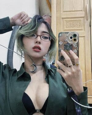 Click to view full size Mercury Nguyen Nude Leaks 21 Photos