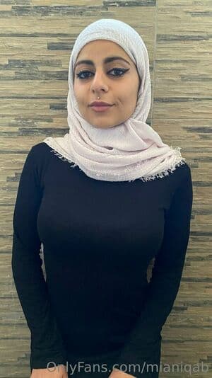 Mia Niqab Nude  Leaks 8 Photos