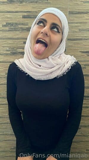 Mia Niqab Nude  Leaks 8 Photos