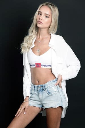 Mishel Zabelman Nude  Leaks 40 Photos