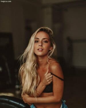 Natalie Reynolds Nude OnlyFans Leaks 6 Photos
