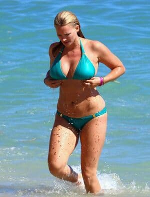 Natasha Henstridge Nude  Leaks 6 Photos