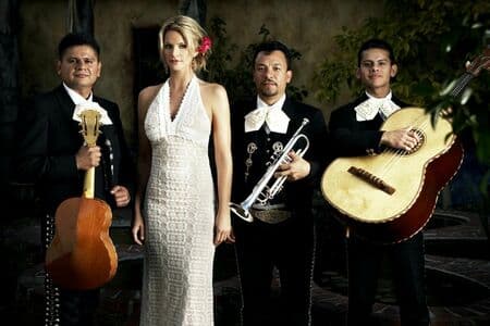 Natasha Henstridge Nude  Leaks 6 Photos