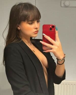 Nude De Laure Nude  Leaks 6 Photos