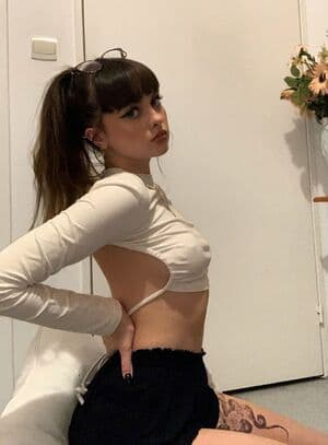 Nude De Laure Nude  Leaks 6 Photos