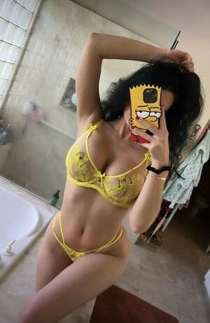 Paris Dylan Nude  Leaks 3 Photos