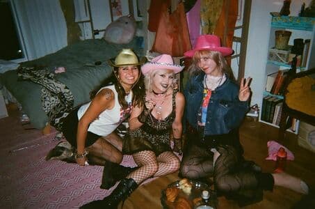 Paris Sun Nude  Leaks 12 Photos