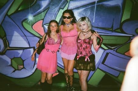 Paris Sun Nude  Leaks 12 Photos