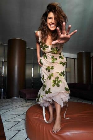 Priyanka Chopra Nude  Leaks 7 Photos