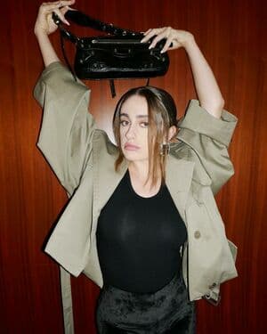 Rachel Anne Sennott Nude  Leaks 3 Photos