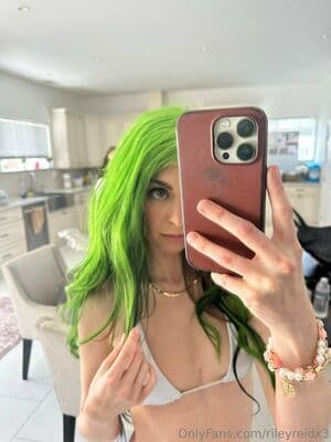 Riley Reid Nude  Leaks 5 Photos