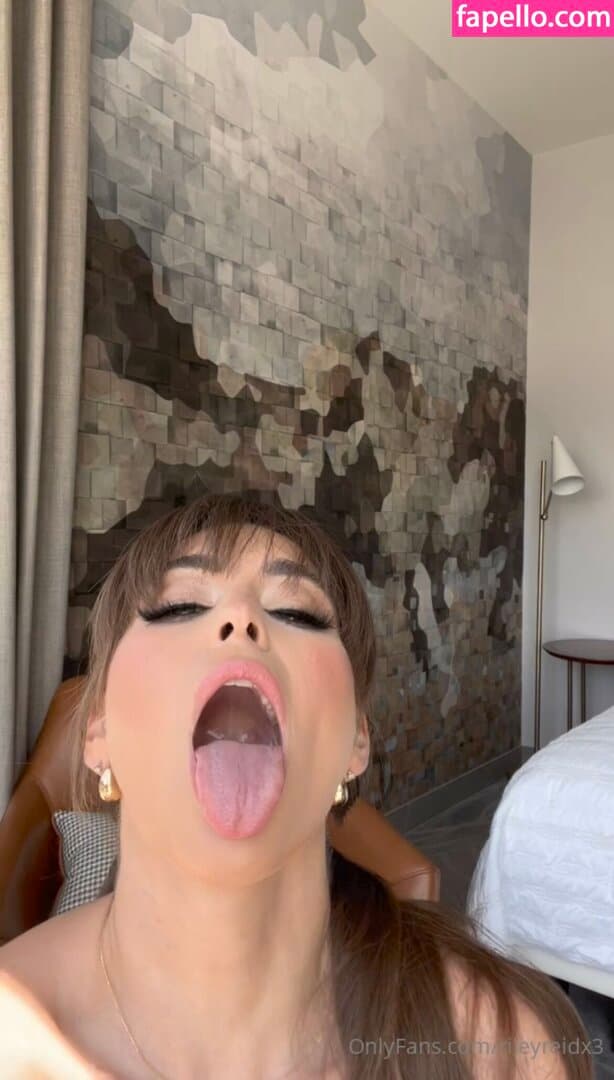 Riley Reid Nude  Leaks 4 Photos