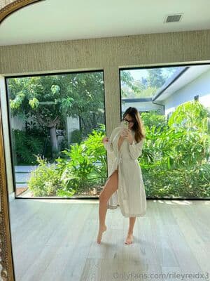 Riley Reid Nude  Leaks 4 Photos