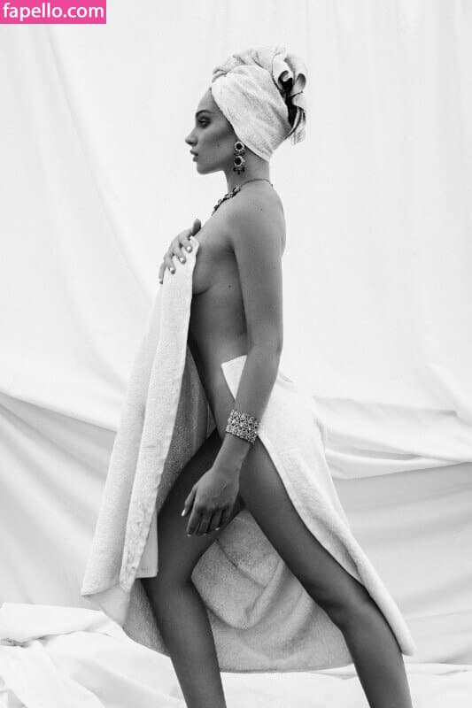 Romi Pavoncello Nude  Leaks 15 Photos