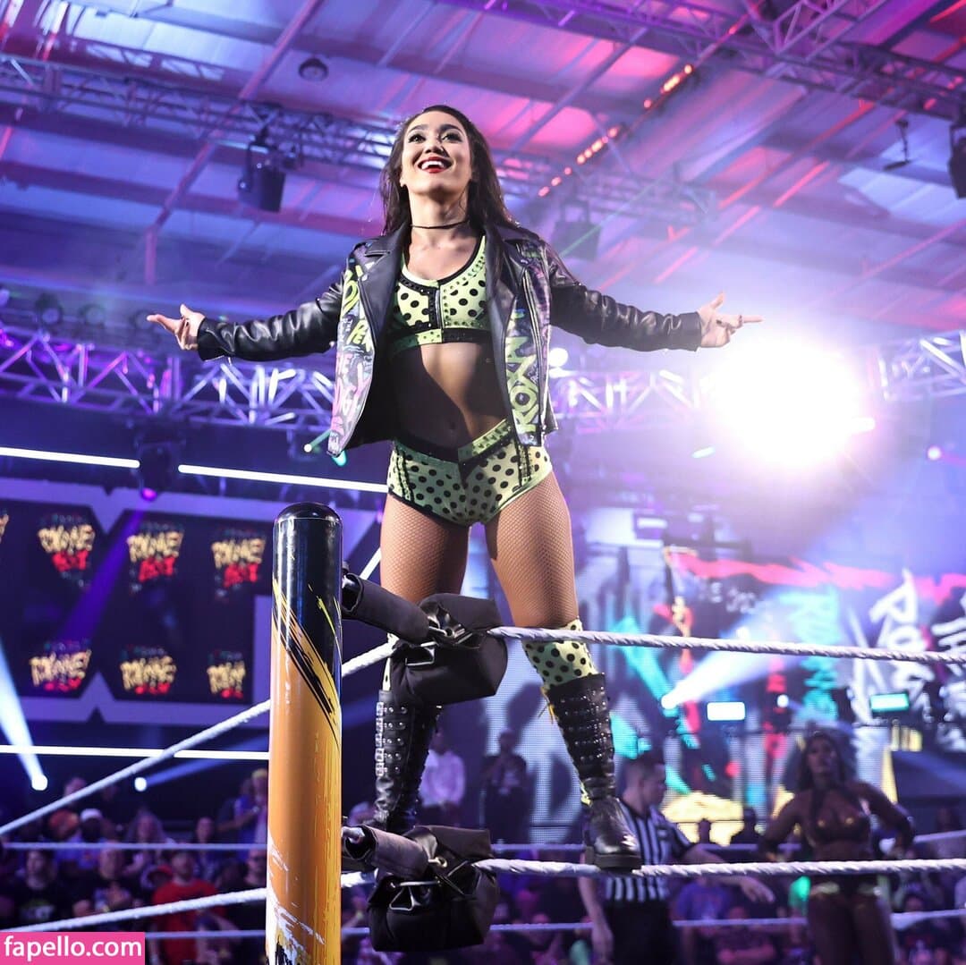 Roxanne Perez Nude  Leaks 7 Photos